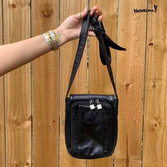 🚫SOLD•E✝️SY🚫 Vintage Perlina Leather Crossbody Bag - Picture 2 of 10